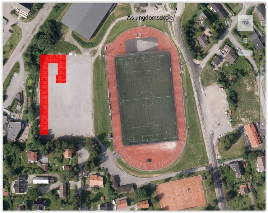 Alternativer Alternativ 1: Midlertidig modulskole settes opp på grusbanen/idrettsplassen ved Ås stadion Figur 1. Midlertidig modulskole på grusbanen ved Ås stadion.