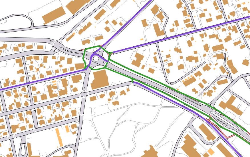 Figur 9 Dronningens gate som sykkelrute. Mulige måter å sykle inn til sentrum fra øst. Grønn linje viser sykling på fortau eller gang- og sykkelvei.