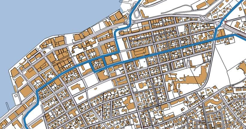 Deler av Dronningens gate er kollektivgate og stoppested i sentrum for alle bussene. I Dronningens gate kjører det buss fra Hålogalandsgata i vest til Bankgata i øst.