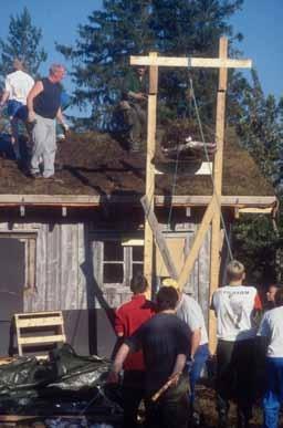 72 Årbok for Helgeland 2010 også ei av hans bøker Møter med natur og mennesker (1991). Det handler om menneskenes levekår; om tusen hverdager i arbeidets og slitets navn.