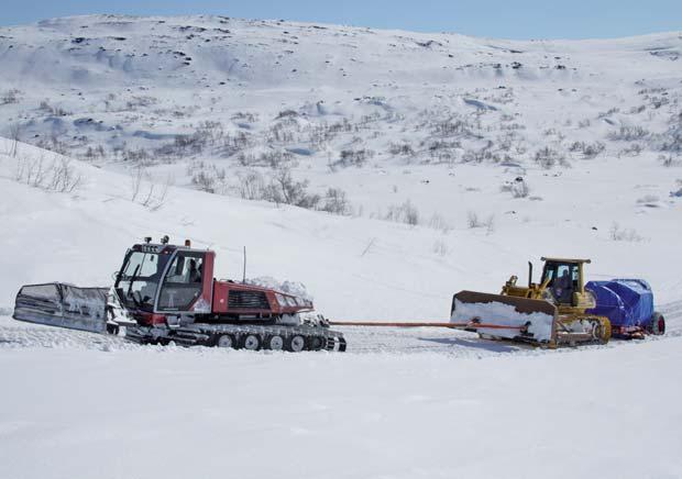 Fra eksisterende tappetunnel er det lagt nedgravde støpejernsrør til stasjonen. Lengden på røret er 700 meter og diameteren er 1200 mm.