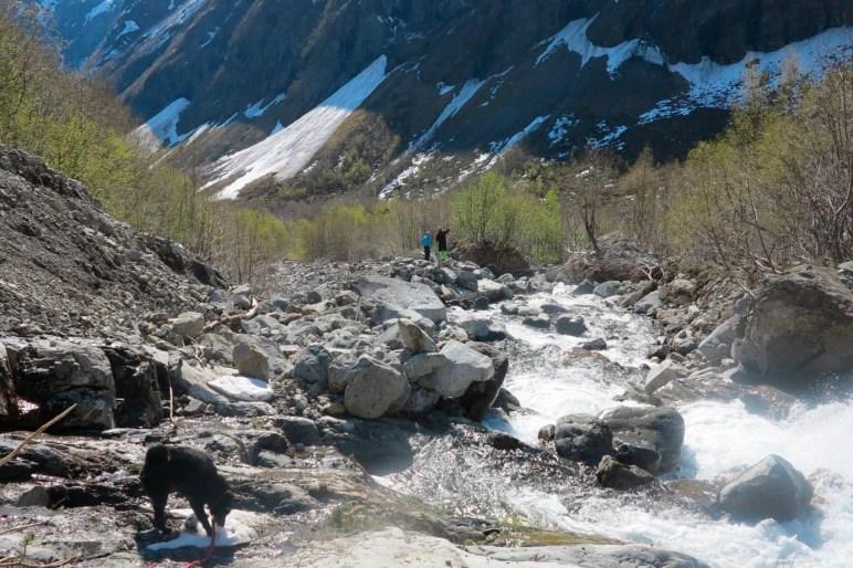 Storeøyna var nokre av desse. 16.12.14 gav Nærøyfjorden verneområdestyre løyve til naudsynte tiltak med opprydding etter flaumen (sak 36/14).