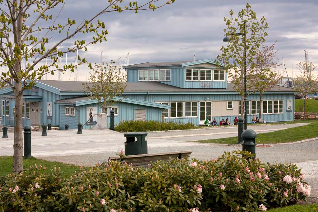 Her er vi! Skolen ligger idyllisk plassert ved Skansen i Trondheim.