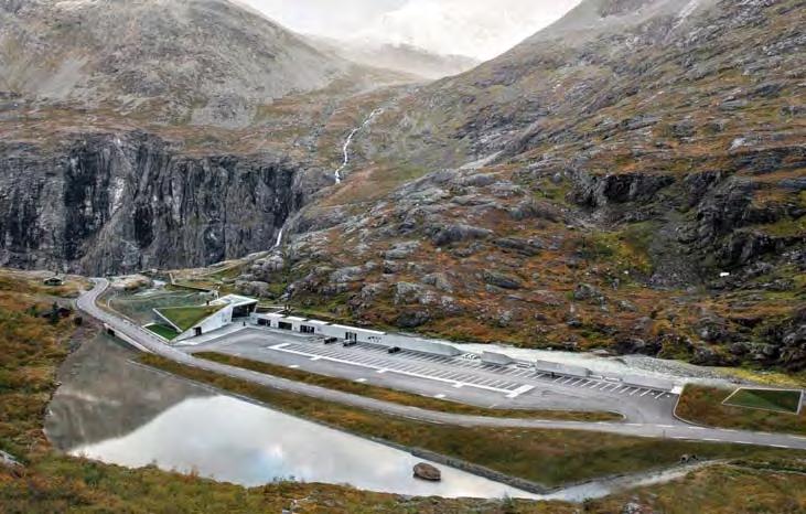 attraksjonen. Parkeringen er vanligvis pragmatisk og underprioritert - kanskje på grunn av budsjett eller praktiske årsaker.