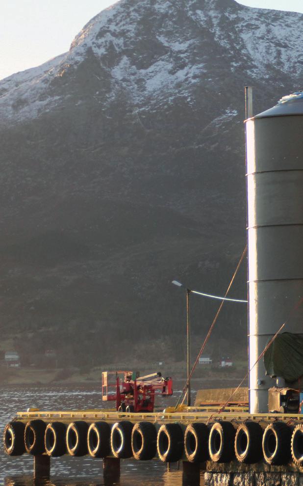 Fiske og industri Fiskeindustrien har mange ulike behov for å lagre væsker. Våre fleksible elementbaserte tanksystem kan tilpasses de fleste formål, både med hensyn til tilgjengelig plass og innhold.