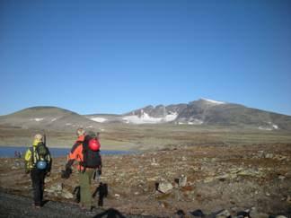 Turrapport fra Snøhettatraversen 13.09.2008 av: Stian Storm Mats og jeg kjørte opp til Snøheim og slo opp teltet og la oss for å vente på Nicolai som kom ett par timer senere enn oss opp.