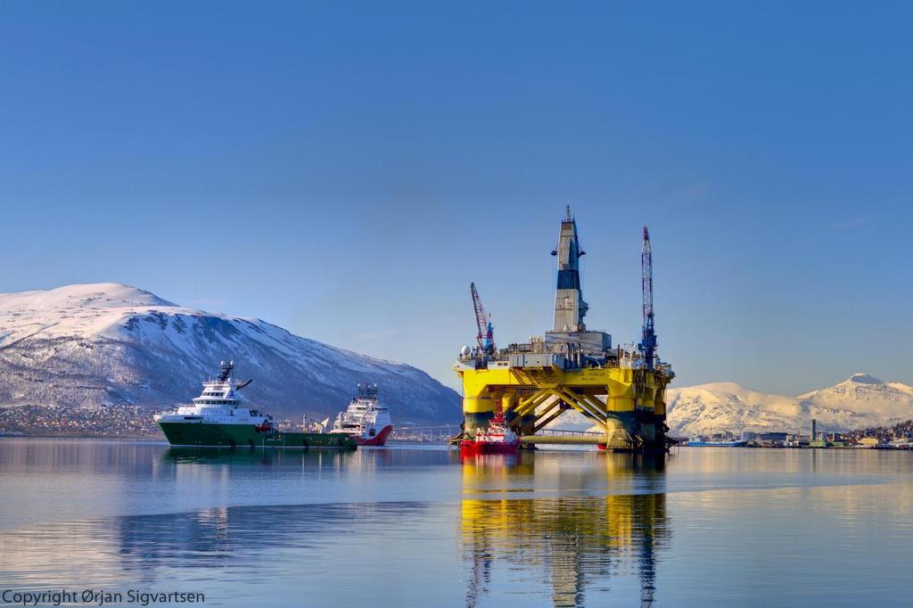 Trygge farleder og gode havner er nødvendig for å betjene den økende olje- og gassvirksomheten utenfor landsdelen. Foto : Kystverket. Vekstregion Kirkenes Varanger Kirkenes havn er stamnetthavn.