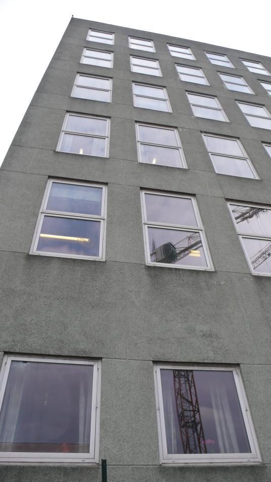 Årstad VGS Bygg A TEKNISK VURDERING: Fasade som lekker vann Luftlekkasjer