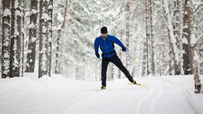 Hivjufossen (26.6 km) Hivjufossen er en imponerende foss på intet mindre enn 250 meter. Det finnes en tre kilometer lang turløype i området.