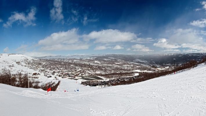 Slaatta Skisenter (1.4 km) Slaatta Skisenter er en del av Geilo Skiheiser og et must å oppleve hvis dere tar turen til Geilo på vinterstid.