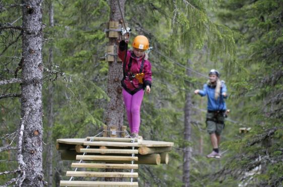 Kort om feriestedene Uke 8: Vinterferie på Limingen Gjestegård, Røyrvik Uke 13: Påskeferie på Limingen Gjestegård, Røyrvik 17. - 21. februar & 21. 24.