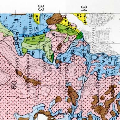 fjordavsetning, samanhengande dekke Elve- og bekkeavsetning Torv og myr Humusdekke Bart fjell 2,5 km TEIKNFORKLARING Berggrunns kart (1:250 000) 50