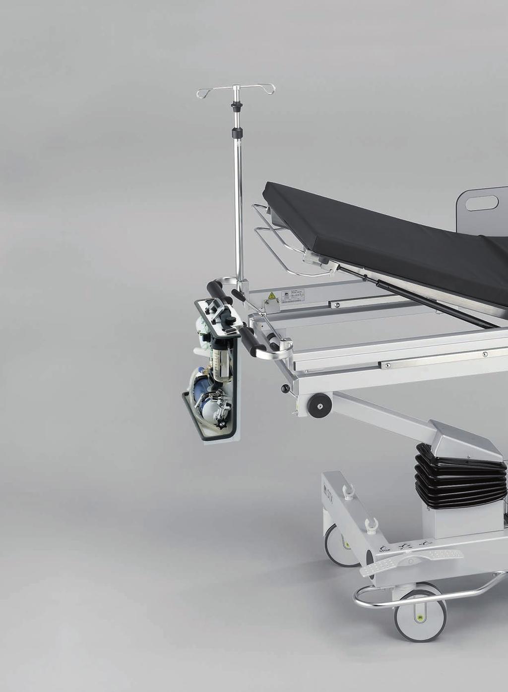 STX 80 Spesialbord for pasienttransport, akuttmottak, intensivpleie, og røntgen Dette allsidige bordet har en helt spesiell konstruksjon som gir uhindret tilgjengelighet for røntgenstråleapparater.