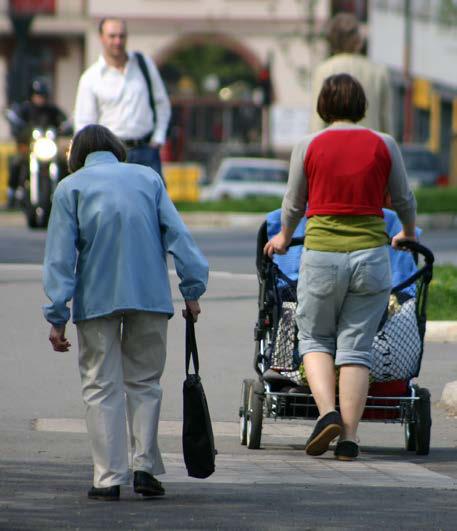 Tilstrekkelig fri bredde skal sikre at personer med rullestol, barnevogn (tvillingvogn) og rullator kommer fram, og slik at synshemmede kan orientere seg.