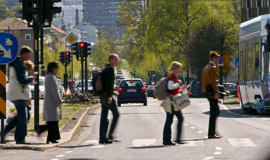 DEL 2 FAGLIG GRUNNLAG Fordeler ved tilrettelegging for gåing 1.4 Færre trafikkulykker Fotgjengerulykker utgjør i dag om lag 12 prosent av ulykkene med dødelig utgang i vegtrafikken.