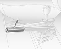 Bremser Bremsesystemet har to atskilte bremsekretser. Hvis en bremsekrets svikter, kan bilen fortsatt bremse med den andre kretsen.