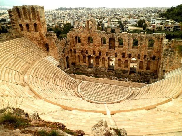 I dag skal vi kjøre en panoramisk tur i Athen. Vi skal se Zeus tempelet, Hadrians bue, parlamentet og den ukjente soldats grav, universitetet, nasjonalbiblioteket og Syntagmaplassen.