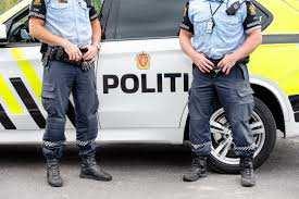 Politiets rolle Starter etterforskning etter mottatt anmeldelse Kan selv også anmelde og starte og etterforskning basert på mistanke om eks. vis vold og overgrep mot sårbare.