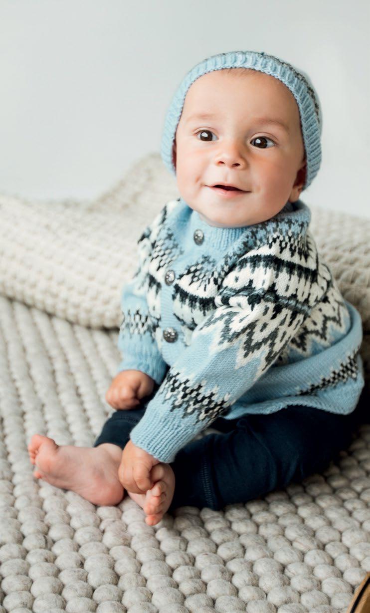 LOFOTEN JAKKE & LUE GARN BRUKT I DENNE OPPSKRIFTEN: BABY ULL 100 % merinoull 50 gram = 165 meter DESIGN Olaug Kleppe STØRRELSER 3 (6) 12 (24) 36 mnd PLAGGETS MÅL Overvidde 49 (54) 59 (64) 69 cm