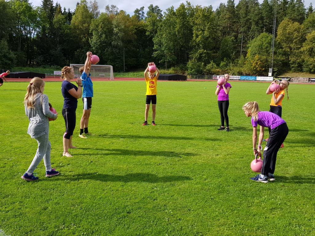 Morsomt og populært innslag var gym-, spenst- og styrkeøvelser ledet av Vanja Svendsen, innleid for anledningen.