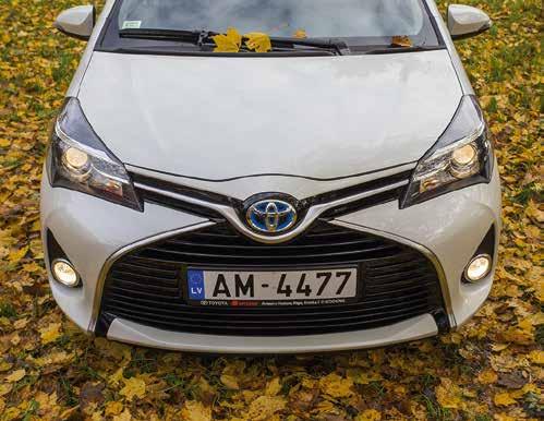 bremzēšanas laikā zaudēto enerģijas daļu. TOYOTA HIBRĪDU IKMĒNEŠA MAKSĀJUMS, SĀKOT NO Yaris. 28 Yaris Hybrid.