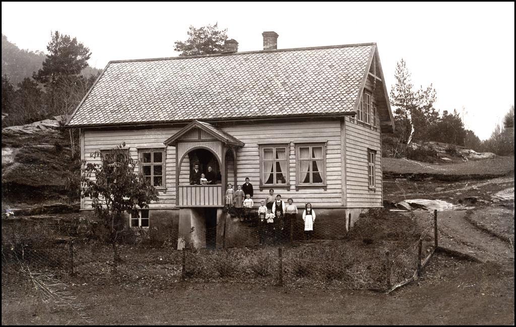 Ca. 1925. Nes gård.