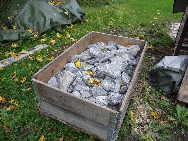 ønsker å få noen av de hydrauliske egenskapene som såkalt forurensede kalksteiner kan bidra med i en kalkmørtel.