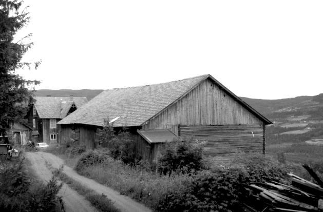 Deler av den gamle grunnmuren er brukt som fundament for veranda.