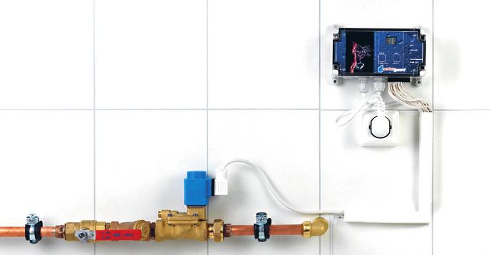 MANUELL VANNSTOPP FULL OVERVÅKING MED LEDNING NRL-STOPPEN 7-KANALER System for manuell avstenging av vanntilførsel. Dørbryteren kommuniserer trådløst med adapteret som aktiverer magnetventilen.