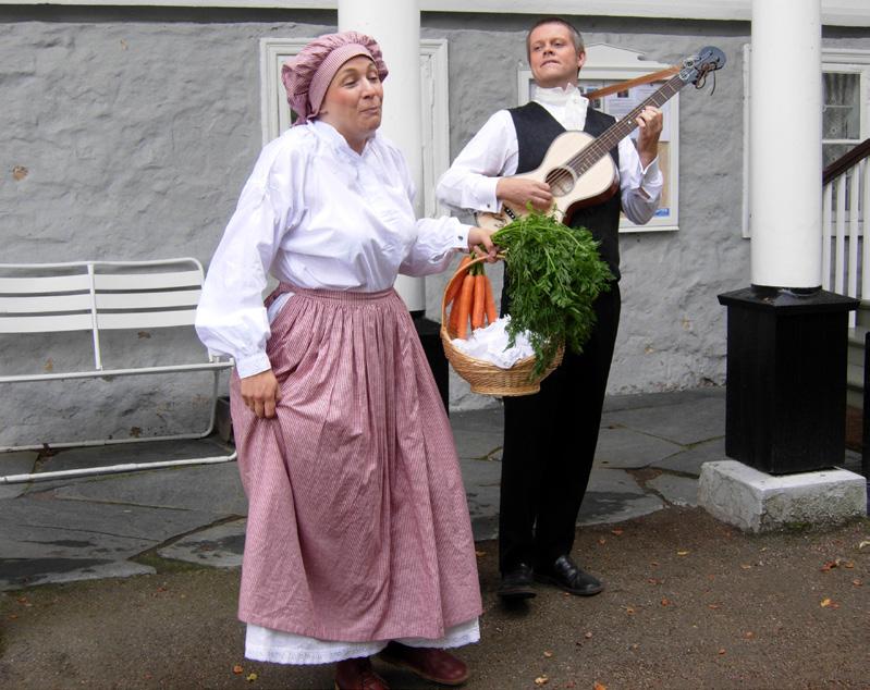 Skoletilbudet i 2013 har vært variert og godt besøkt. Det ble gitt tilbud i DKS til alle på 3. trinn på Hervoll mølle og alle på 4. trinn om arkeologi.