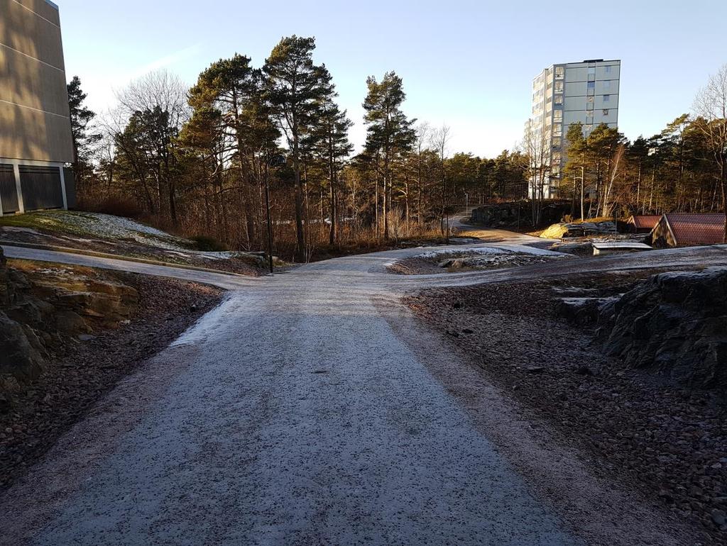 5.5 Sykkel og gange - ferdige og igangsatte prosjekt Gang og sykkelvei på Slettheia - Slettheiveien 27a til Rugdeveien Det er bygd en snarvei til busstopp i Rugdeveien for beboerne i flere store