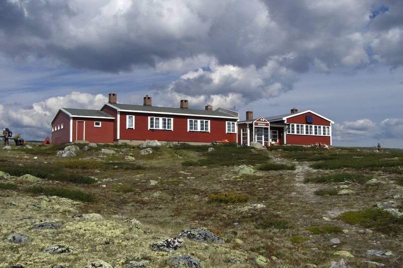 MÅRBU Type: Overnatting: Område: Høyde over havet: 38 sengeplasser + Hardangervidda 1130 moh. Mårbu Foto: H.