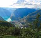 Hopp på en elektrisk selvbalanserende Segway, og cruise avslappet rundt i Flåm på en av våre