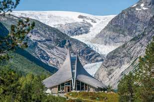 Flatbreen / Supphellebreen, Fjærland Flatbreen ligg meir enn 1000 moh. Oppe ved brefronten og Flatbrehytta er utsikta til fjorden fantastisk. Det tek 2-3 timar å gå opp.