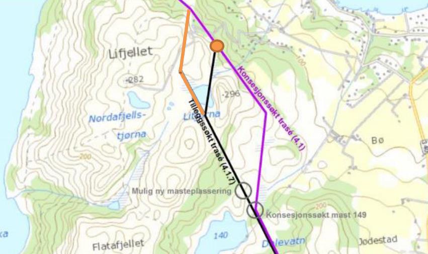 Side 53 Masten som blir stående i oransje ring på kartet vil bli svært synlig fra hyttebebyggelsen, mener grunneierne.