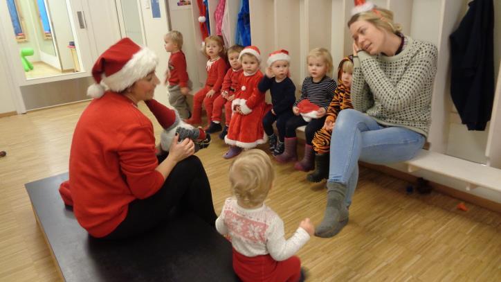 Vi gikk rundt juletreet og sang blant annet