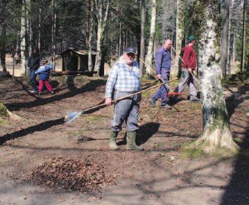 14 TURIZEM Matjaž Žnidaršič Čistilna akcija»očistimo Slovenijo 2012«Društvo Ekologi brez meja je 24. marca organiziralo vseslovensko čistilno akcijo»očistimo Slovenijo 2012«.