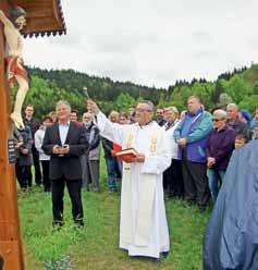 Večina je hitela po svojih vsakodnevnih opravilih, nekateri pa so si le vzeli uro ali več za spomin na dogodke, ki so v Evropi povezani s tem datumom.