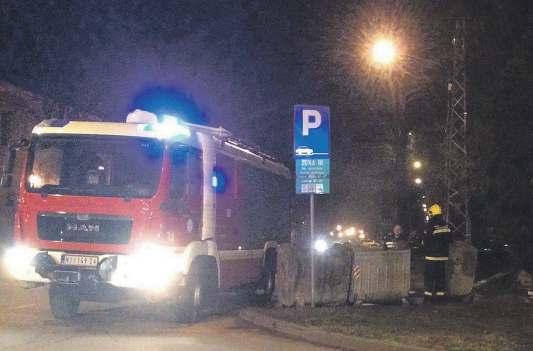 На папиру је све лепо срочено, али шта вреди када у пракси није тако, јер псећи измет може да се види на све стране.