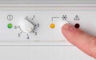 Alarm na vratima, oglasi se ako vrata nisu pravilno zatvorena ili ako se povećala temperatura. Obujam hladnjaka: 208 l.