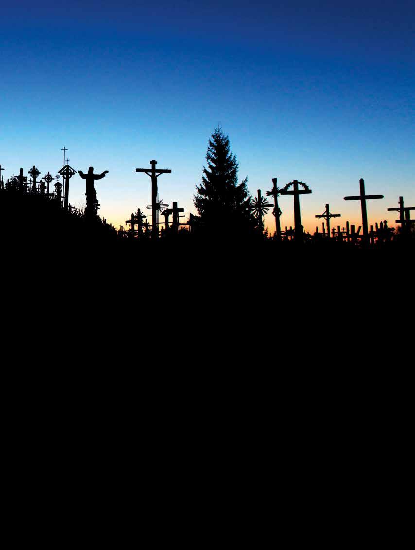 GOD PÅSKE DEN TOMME GRAVEN T idlig om morgenen den første dagen i uken, mens det ennå er mørkt, kommer Maria Magdalena til graven. Da ser hun at steinen foran graven er tatt bort.