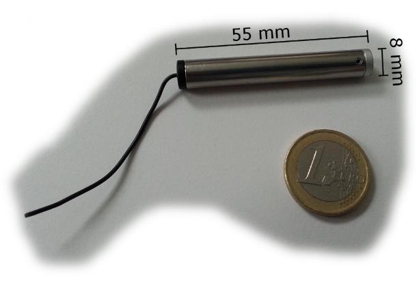 geomagnetisk sensor, i tillegg til en aktiv Radio Frequency Identification (RFID) tag, en datalogger, en klokke, et termometer og to knappecellebatterier.