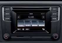 CL HL 06 Discover Media navigasjonssystem har de samme funksjonene som Composition Media radio med åtte høyttalere, i tillegg til en ekstra kortinngang til SD-kortet med kartmaterialet.