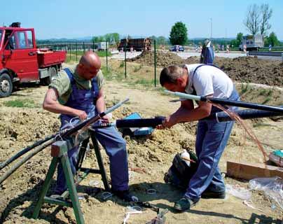 TEHNI»NE NOVOSTI P dop_izv - dopustna moë izvoda (P dop_izv = k s P max_izv) U - nazivna napetost K n - faktor odvisnosti števila izvodov od obratne vrednosti korena prereza Nato izrazimo dolžino