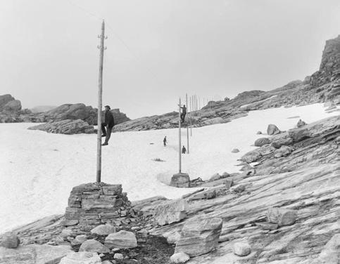 TELELINJE LANGS GAMMEL TELELINJE FRA SELJESTAD TIL RØLDAL Smia. Foto Knud Knudsen.