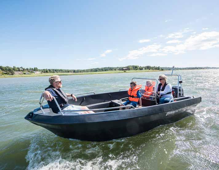 PIONER VIKING SPORTY SKJÆRGÅRDSJEEP ELLER ROMSLIG LANDSTEDBÅT Pioner Viking er lettplanende og har veldig