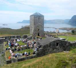 På kyrkjebakken Kyrkjelydsblad for Fjaler 3 950 års-jubileum på Selja Søndag 8.