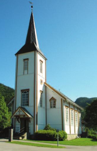 Ramsvik kirke er en langkirke fra 1908.