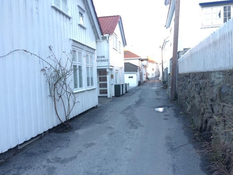 6 Risør sentrum 6.1 Trehusbyen Risør Da Risør sentrum ble bygget opp etter bybrannen i 1861, ble det anlagt brede gater for å forhindre nye branner.