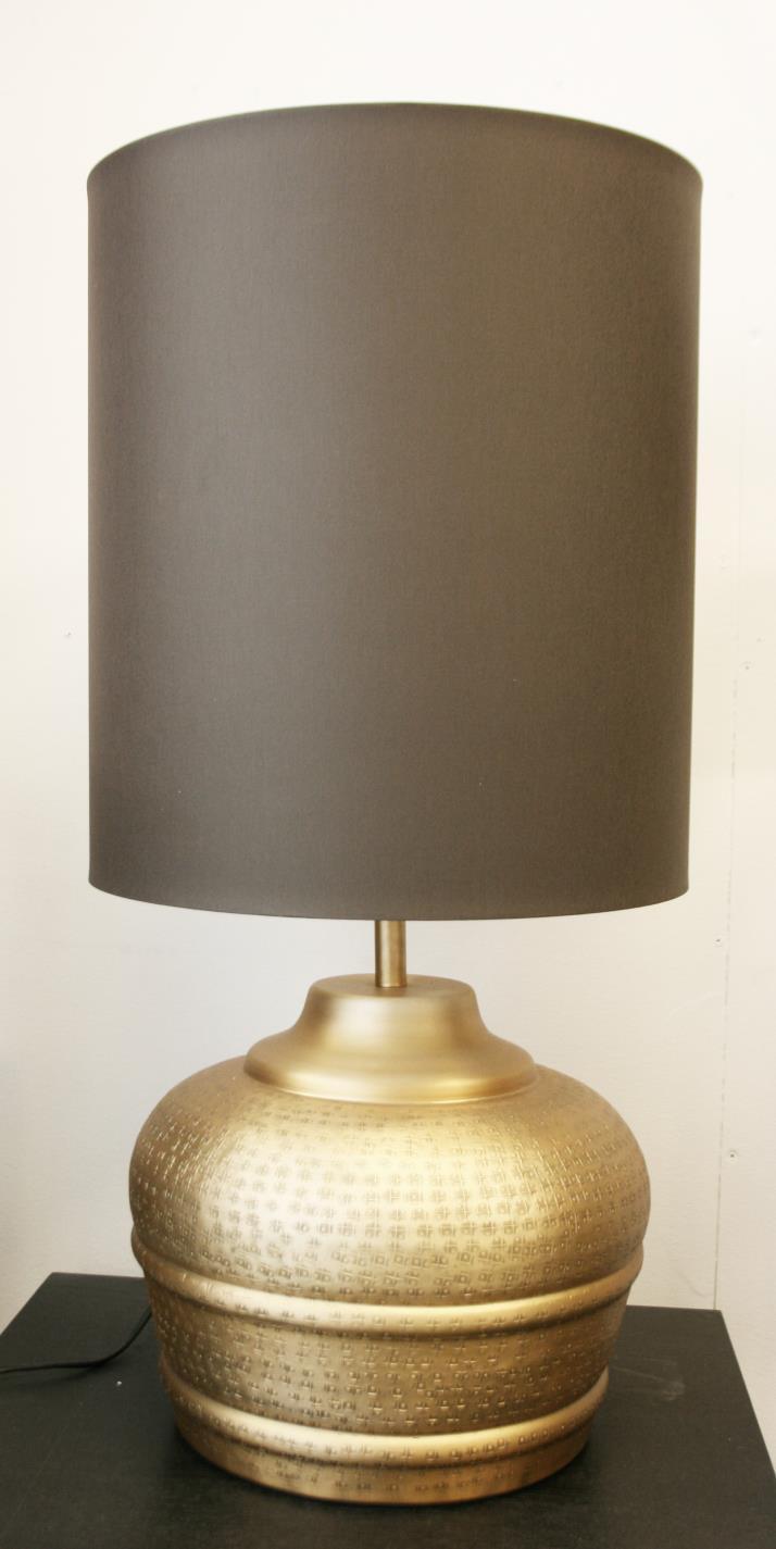 Bordlampe Bali leveres i Satin messing og Dark brown.